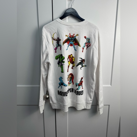 Marvel NWT Sweatshirt Unisex Size Large White Capt America Hulk MSRP $22 Comics - Picture 2 of 6